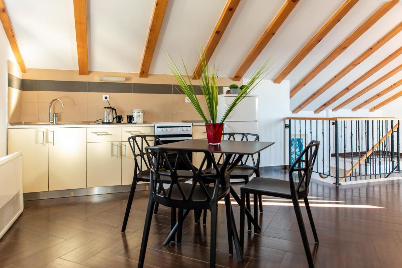 Apartments Sutalo 챠브타트 외부 사진
