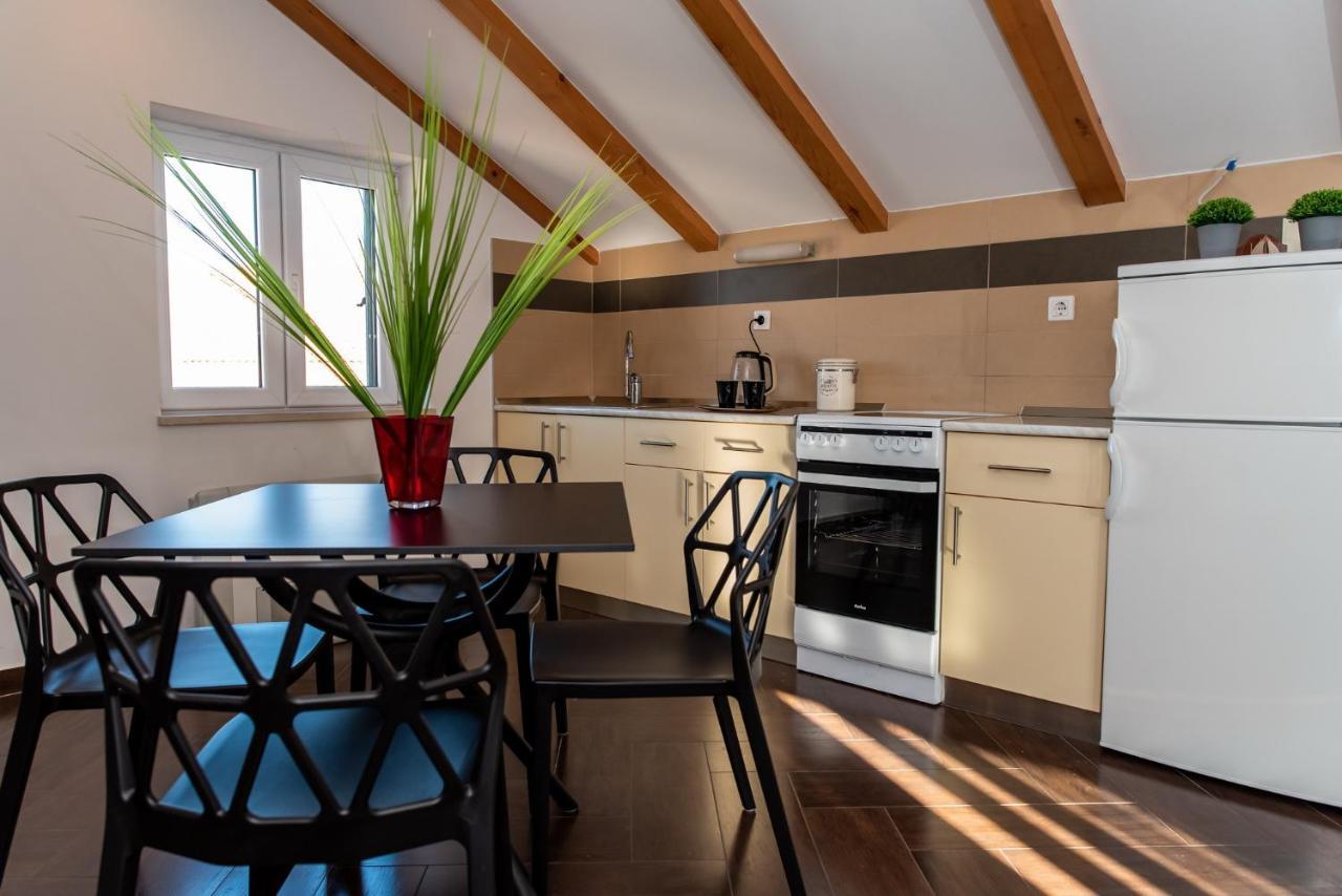 Apartments Sutalo 챠브타트 외부 사진