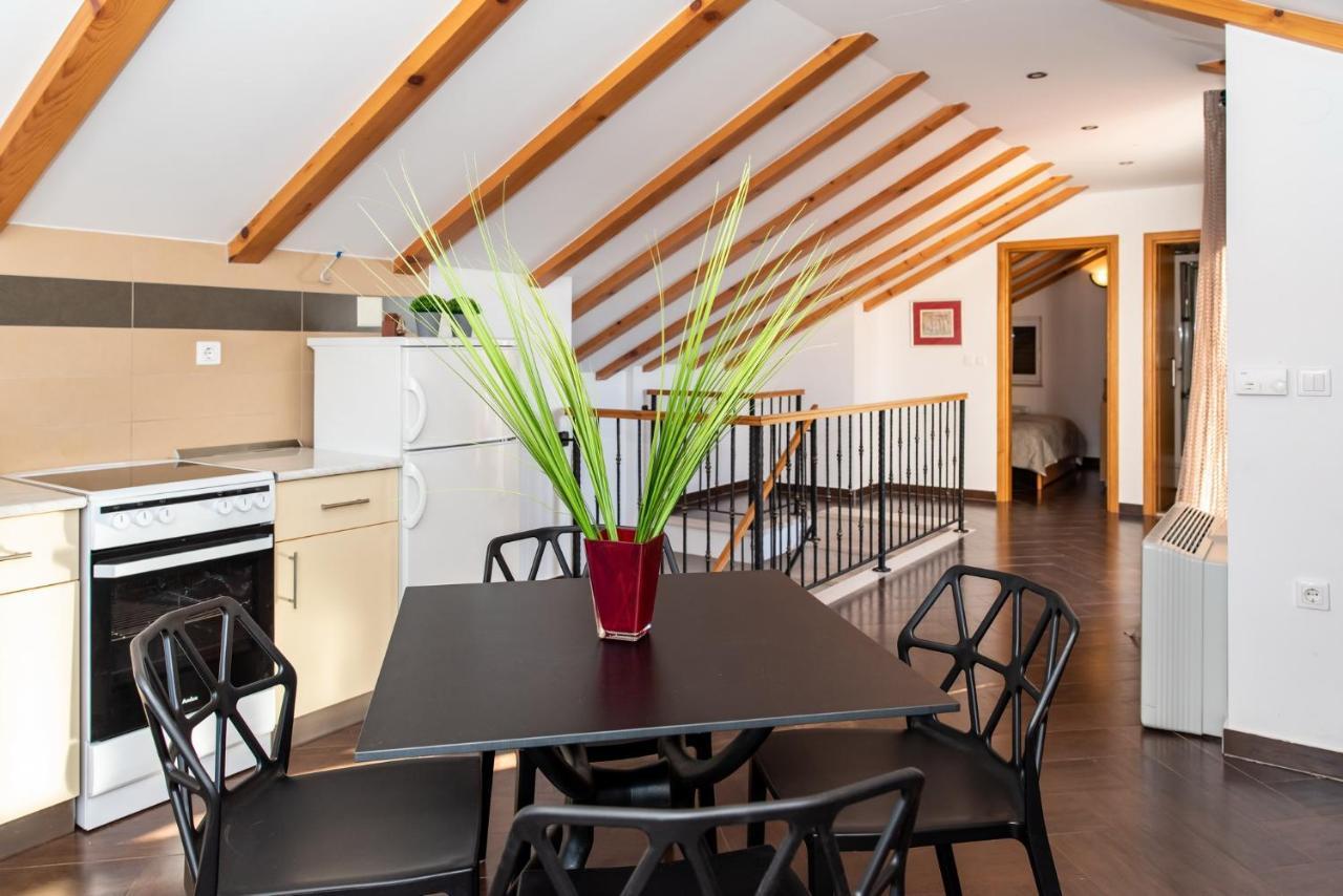 Apartments Sutalo 챠브타트 외부 사진