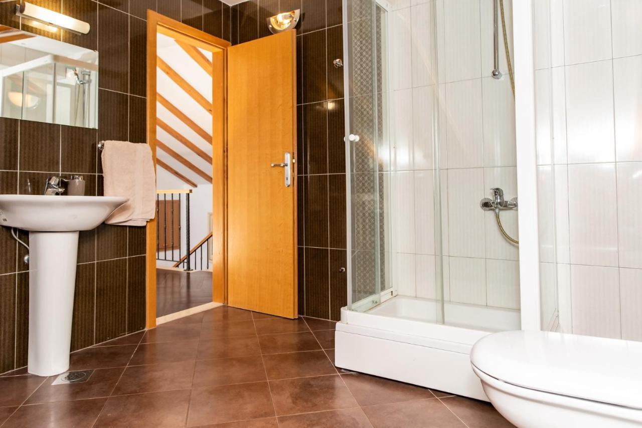 Apartments Sutalo 챠브타트 외부 사진