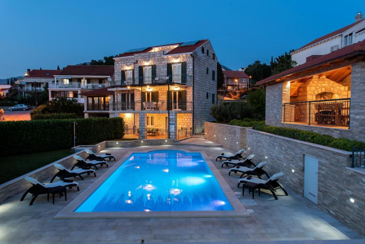 Apartments Sutalo 챠브타트 외부 사진
