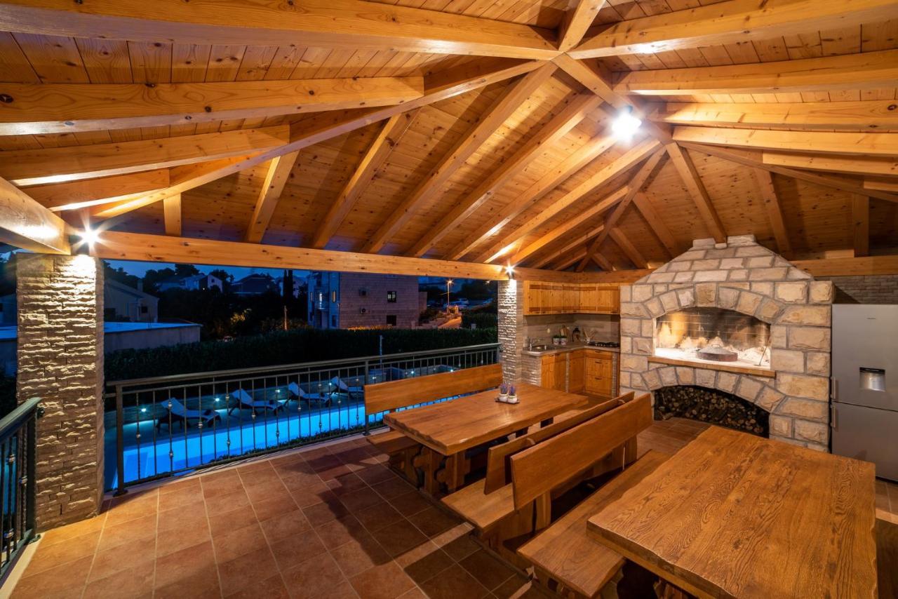 Apartments Sutalo 챠브타트 외부 사진
