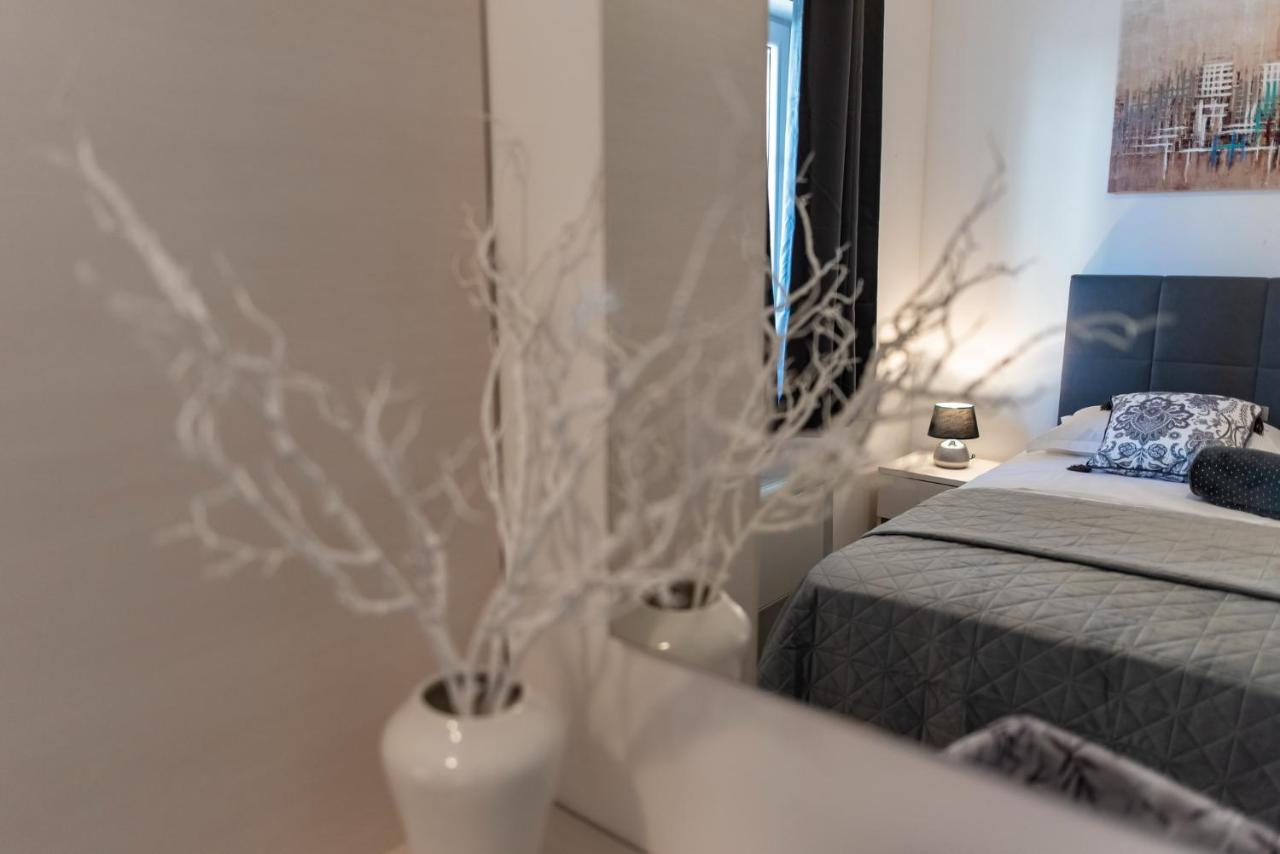 Apartments Sutalo 챠브타트 외부 사진