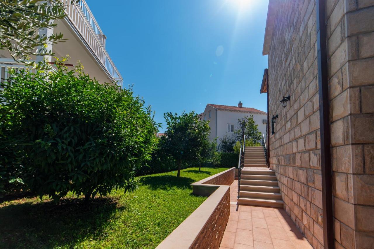 Apartments Sutalo 챠브타트 외부 사진