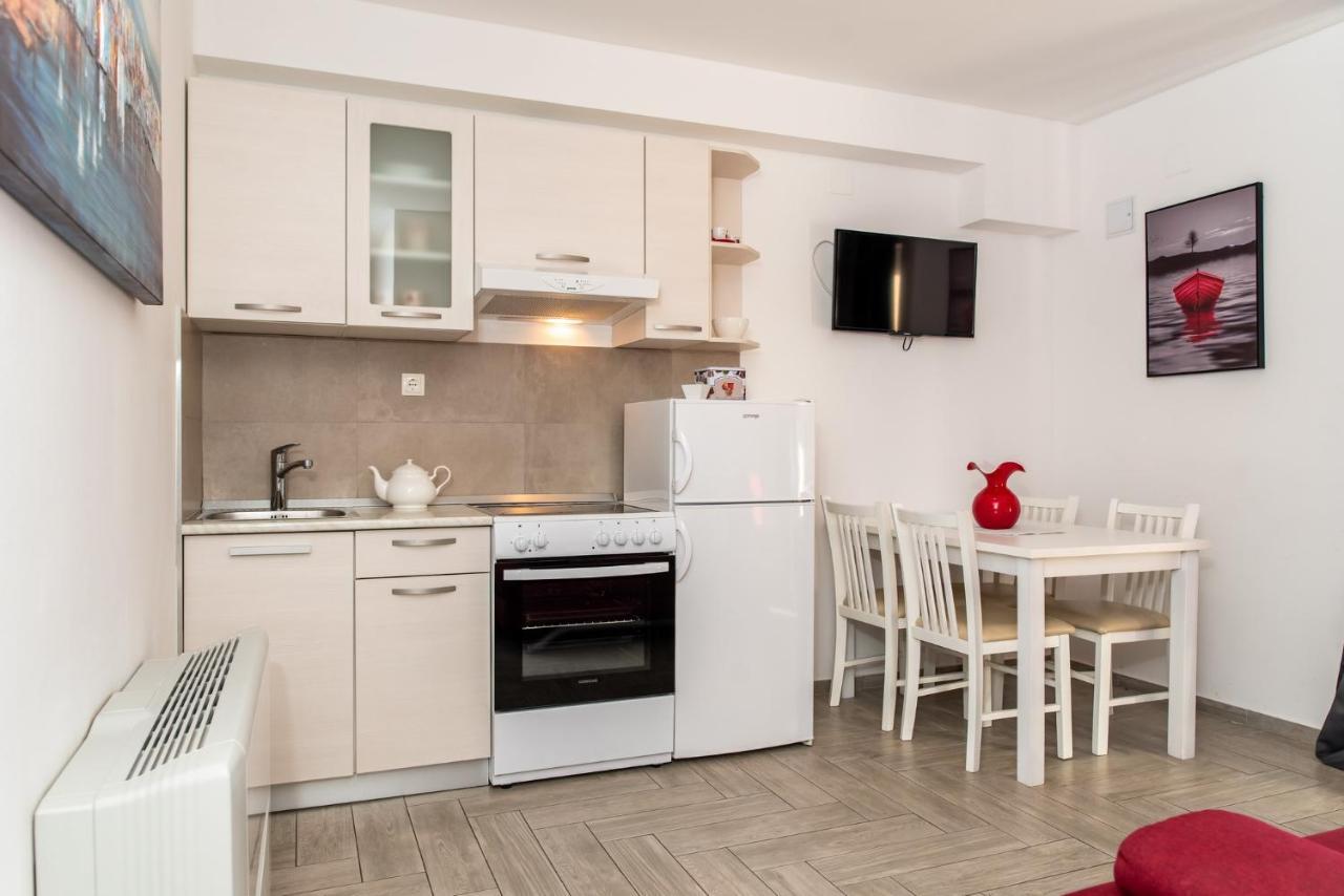 Apartments Sutalo 챠브타트 외부 사진